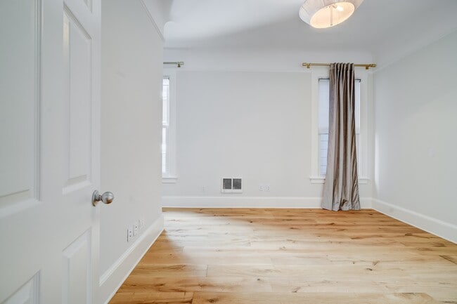 Building Photo - 1106A Shotwell St