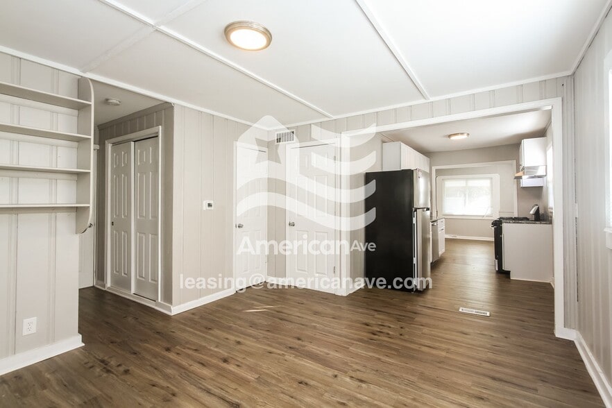 Building Photo - 1648 Iowa St
