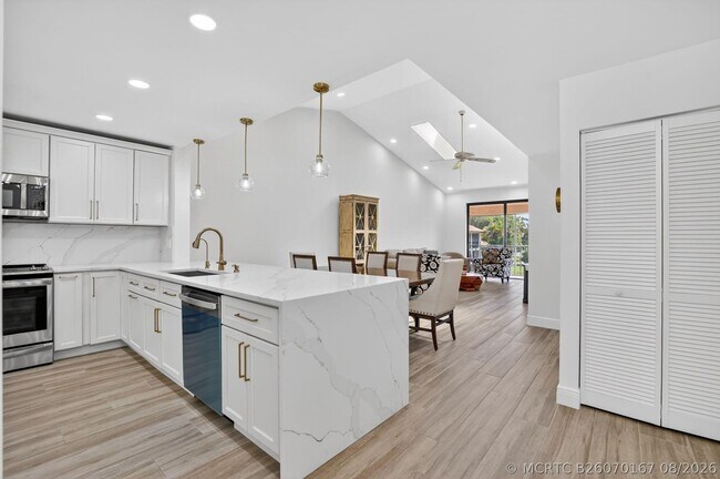 Building Photo - 7917 La Mirada Dr