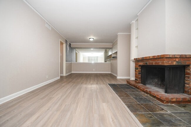 Building Photo - 2585 Marilee Ln