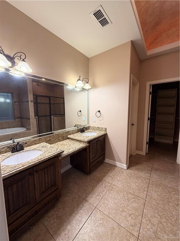 Building Photo - 27 Granada Cir