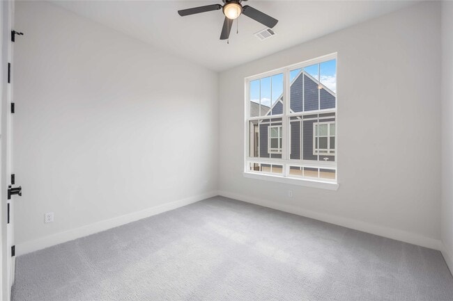 Building Photo - 6119 Campos Dr