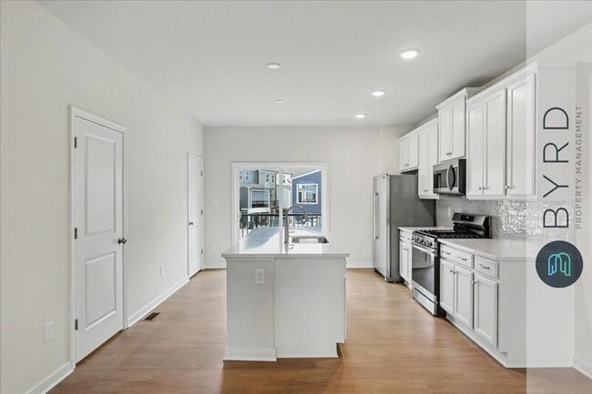 Building Photo - 231 Golden Haze Aly