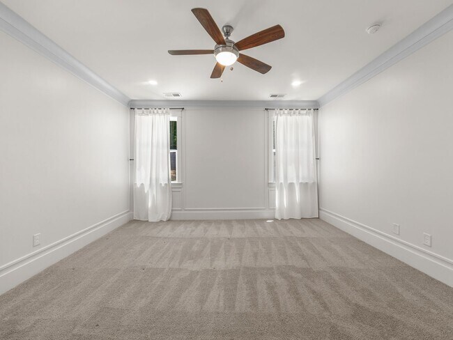 Building Photo - Beautiful 4 bedroom 3.5 Bath home Duncan, SC
