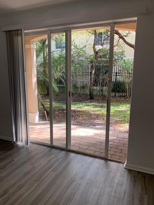 Building Photo - 2663 SW 82nd Ave