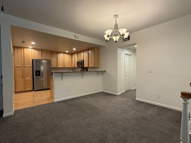 Building Photo - Beautiful Upscale and Modern 2 Bedroom 2 B...