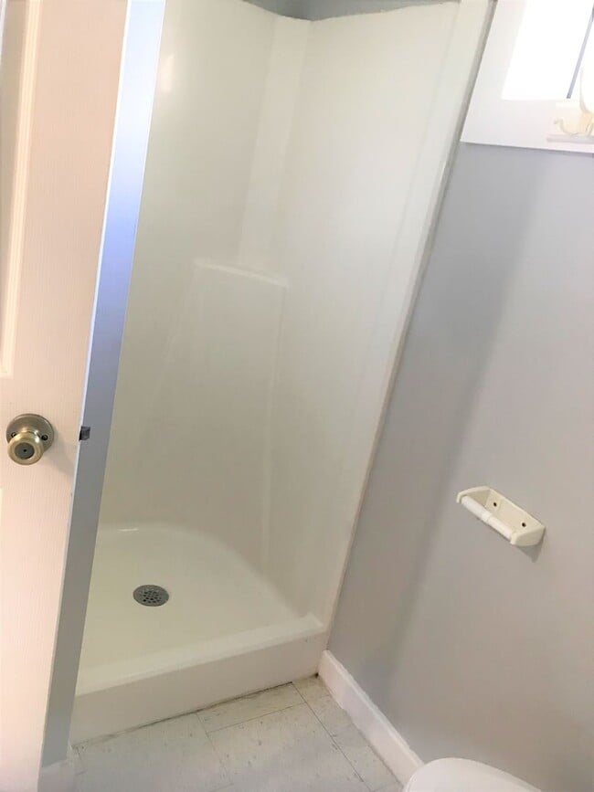 Building Photo - 1 S 6th St