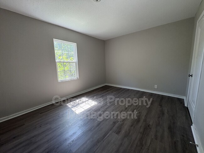 Building Photo - 725 Avenue G