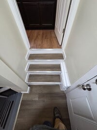 Building Photo - 1030 E 6th Ave