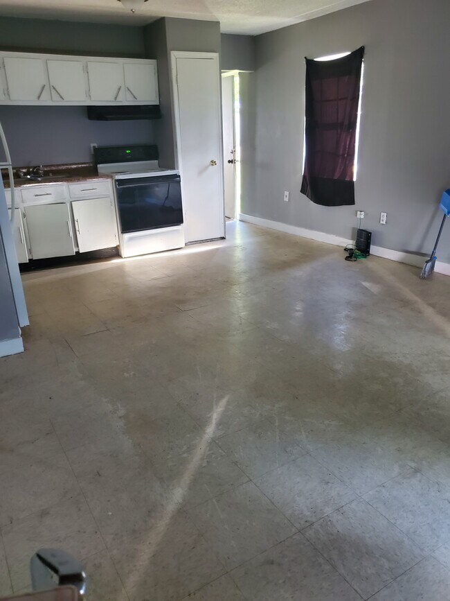 Building Photo - 5006 General McArthur St