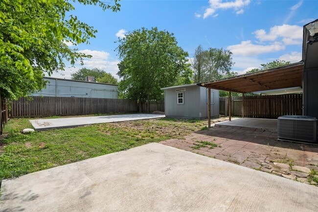 Building Photo - 12718 Summer Mill Dr