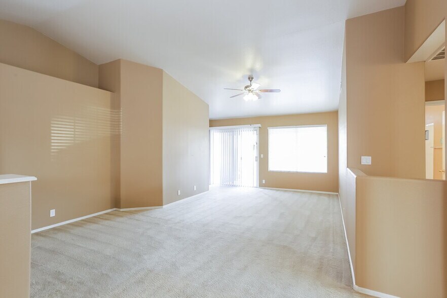 Building Photo - 2030 N 87th Dr