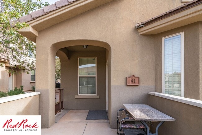 Building Photo - 3 Bedroom Furnished Home in Hidden Valley ...