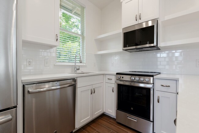 Building Photo - BRAND NEW: Rosedale 2 BR / 1 BA Garage Apt...