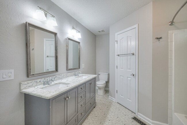 Building Photo - 5020 Old Salem Rd