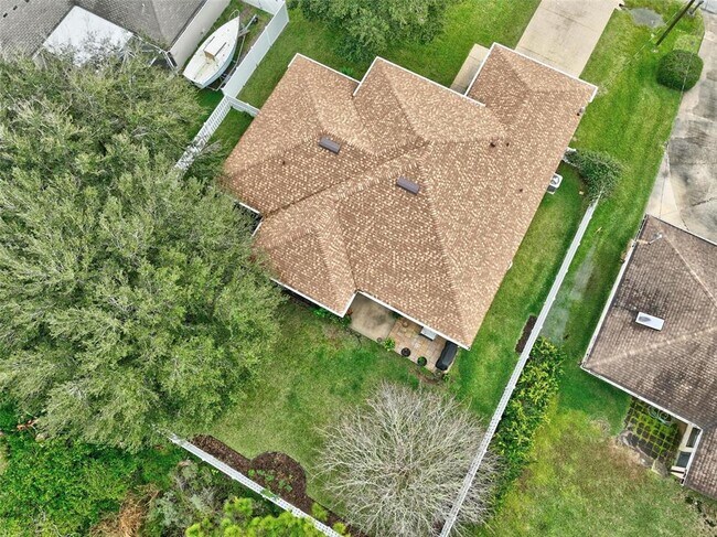 Building Photo - 38 Firethorn Ln