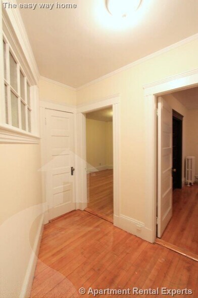 Building Photo - 9 Fairfield St