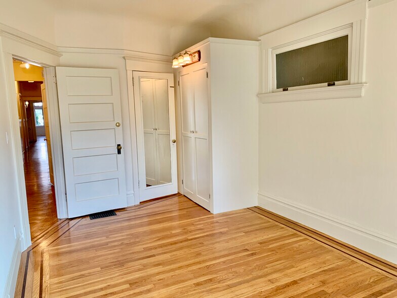 Building Photo - 2859 Divisadero St