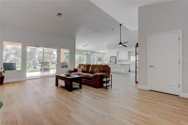 Building Photo - 3040 Hidden Treasure Dr