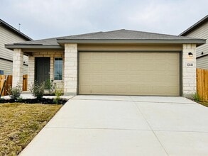 Building Photo - Modern 1-Story Home with Open Floor Plan & Spacious Backyard