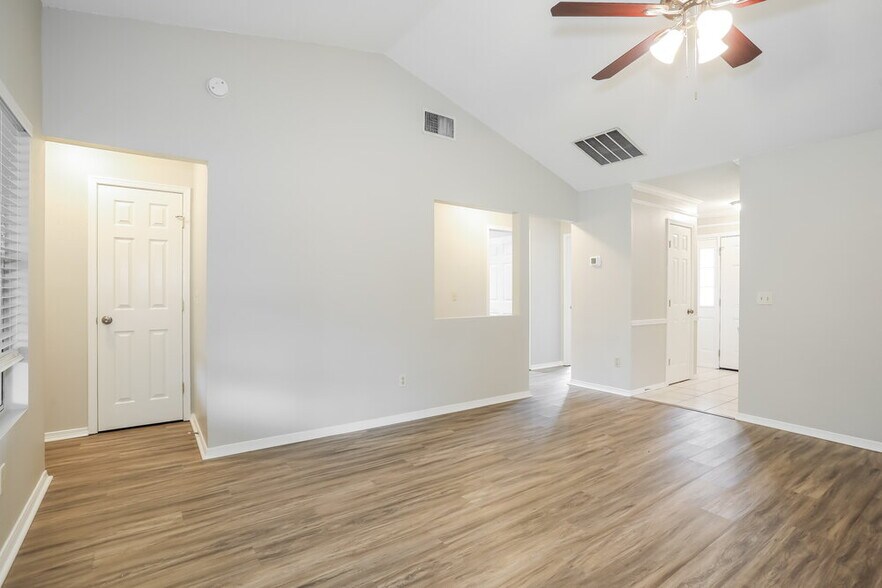 Building Photo - 5966 Lazy Meadow Ct