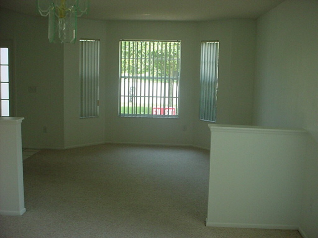 Building Photo - 305 Sterling Lake Dr