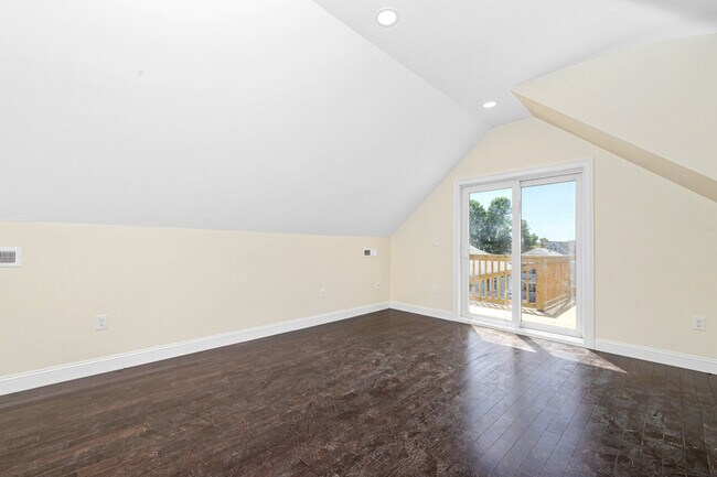 Building Photo - 63 Bradbury Ave