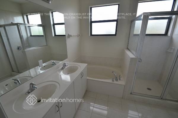 Building Photo - 8920 SW 228th Ln