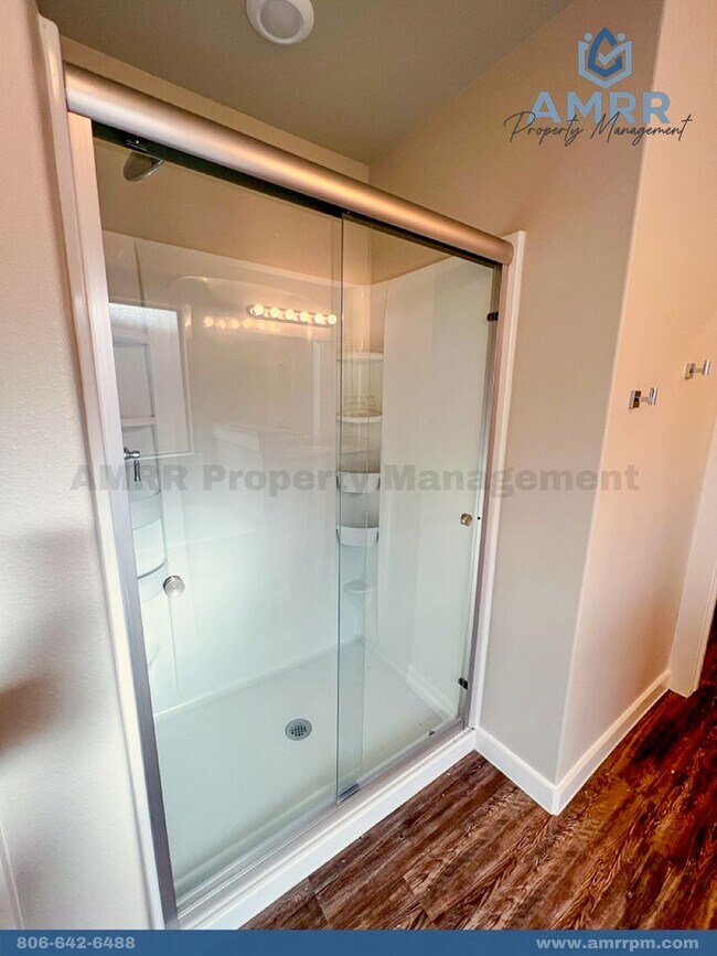 Building Photo - Beautiful 4 Bedroom Home