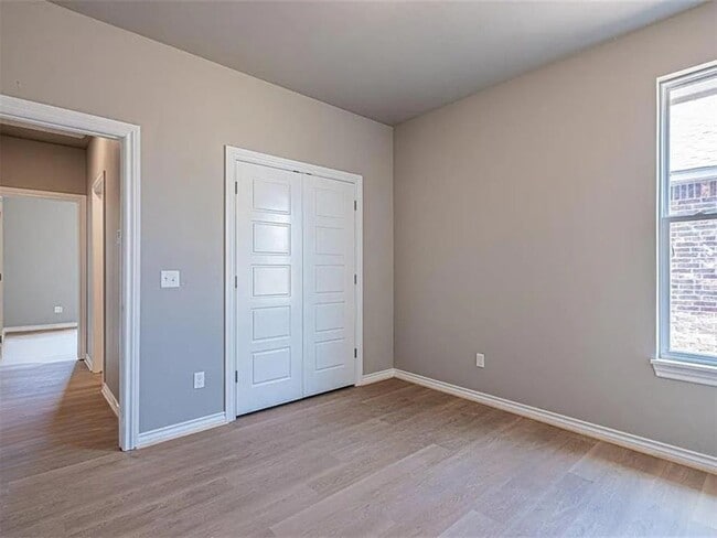 Building Photo - 124 Cedar St