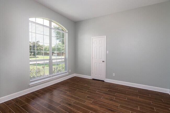 Building Photo - 16019 Portmanshire Ln
