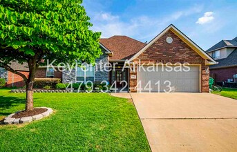 Building Photo - Wonderful home centrally located in Centerton with SOLAR - cut your electric bill down tremendously!