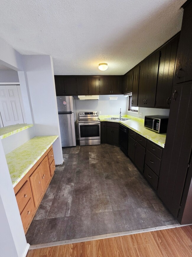 Building Photo - 8425 Brunswick Ave N