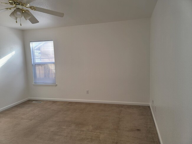 Building Photo - Cute 3 bedroom , 2 bath home on the Fernley Golf Course, $2000 a month, $2100 security deposit