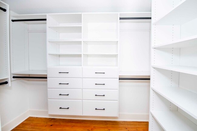 Building Photo - 39 MERRITT Ave