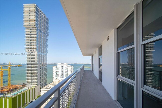 Building Photo - 2150 N Bayshore Dr