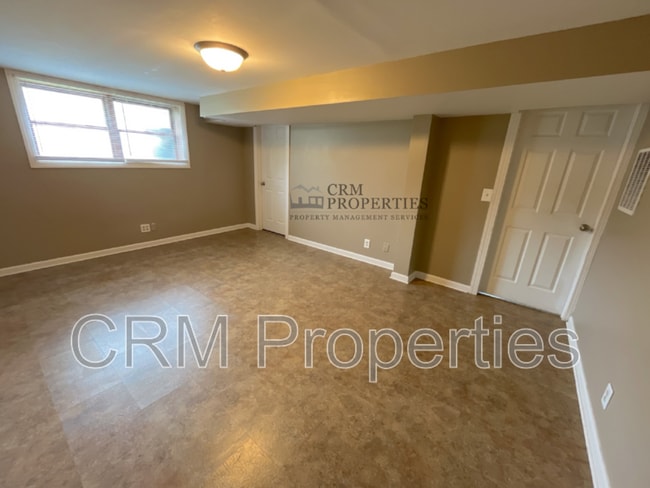Building Photo - 2301 Tam O Shanter Rd