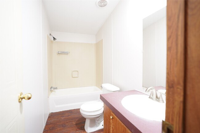 Building Photo - 9533 Cypress Dr
