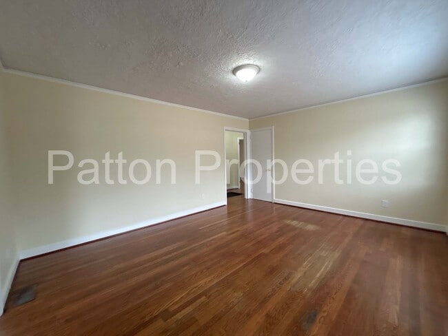 Building Photo - Saluda Gardens Home