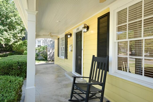 Building Photo - 1707 Mohle Dr
