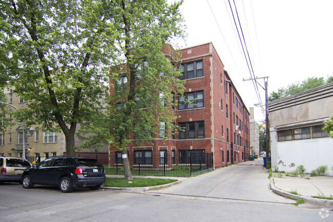 7526 N Seeley Avenue - The Seeley Court
