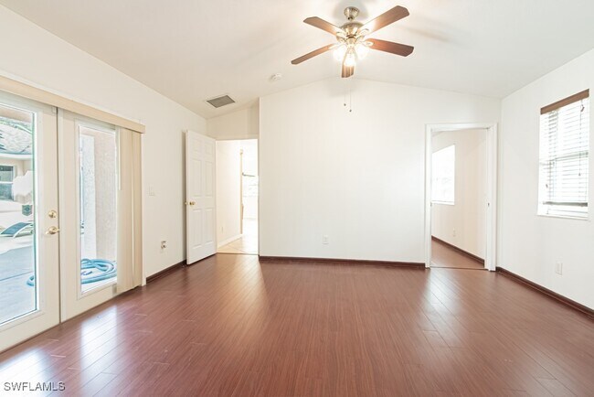 Building Photo - 590 6th St NE