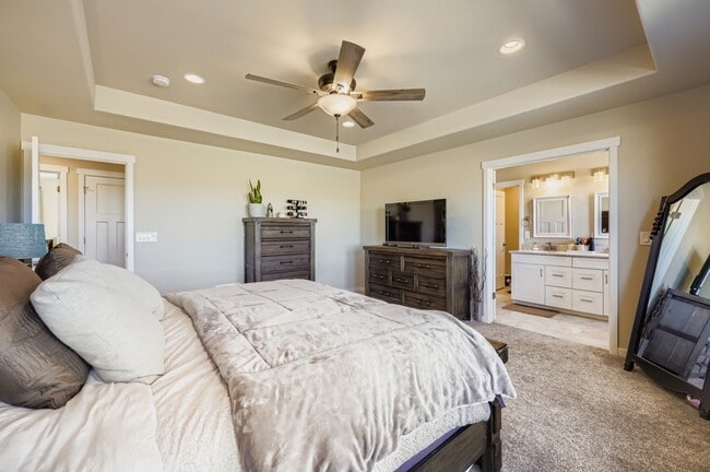 Building Photo - 6867 Passing Sky Dr