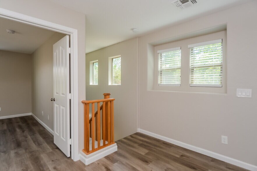 Building Photo - 3939 E Jasper Dr