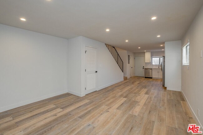 Building Photo - 4320 Finley Ave