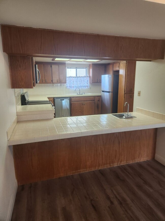 Building Photo - Charming 2-Bedroom, 2-Bathroom Condo for R...