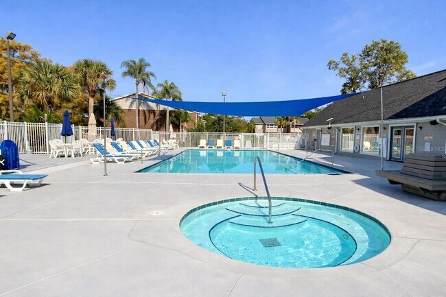 Building Photo - 1400 Gandy Blvd N