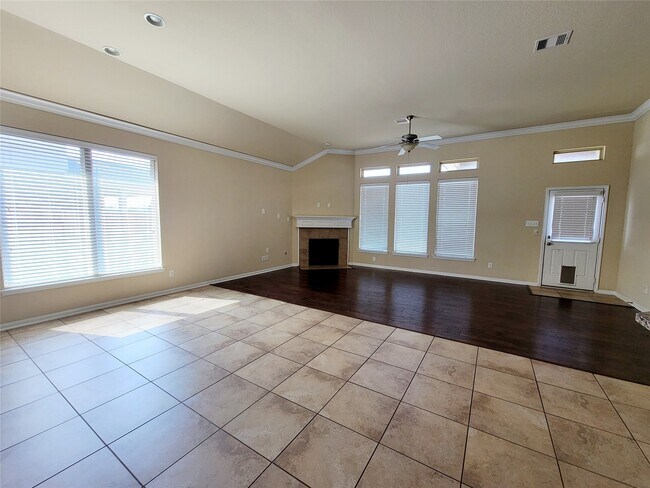 Building Photo - 9415 Harmony Lake Ln