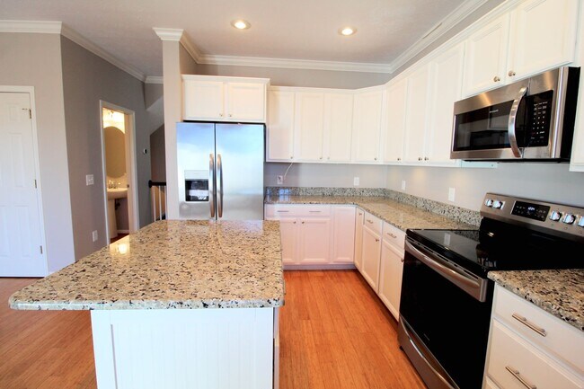 Building Photo - Upscale townhome  with attached garage for rent in the Townes at Bluestone!