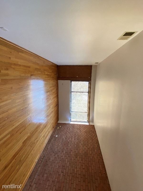 Building Photo - 2400 Dewes St